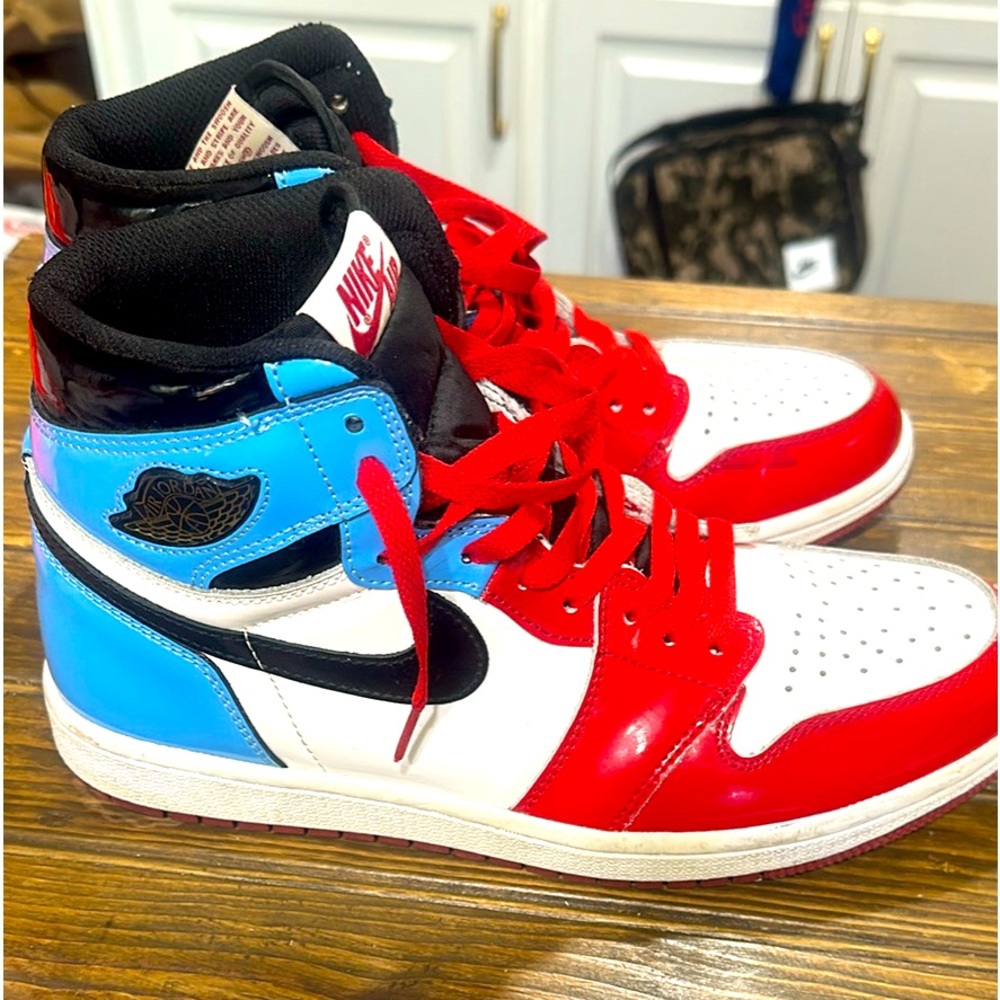Air Jordan 1 Retro High OG 'Fearless' size 9.